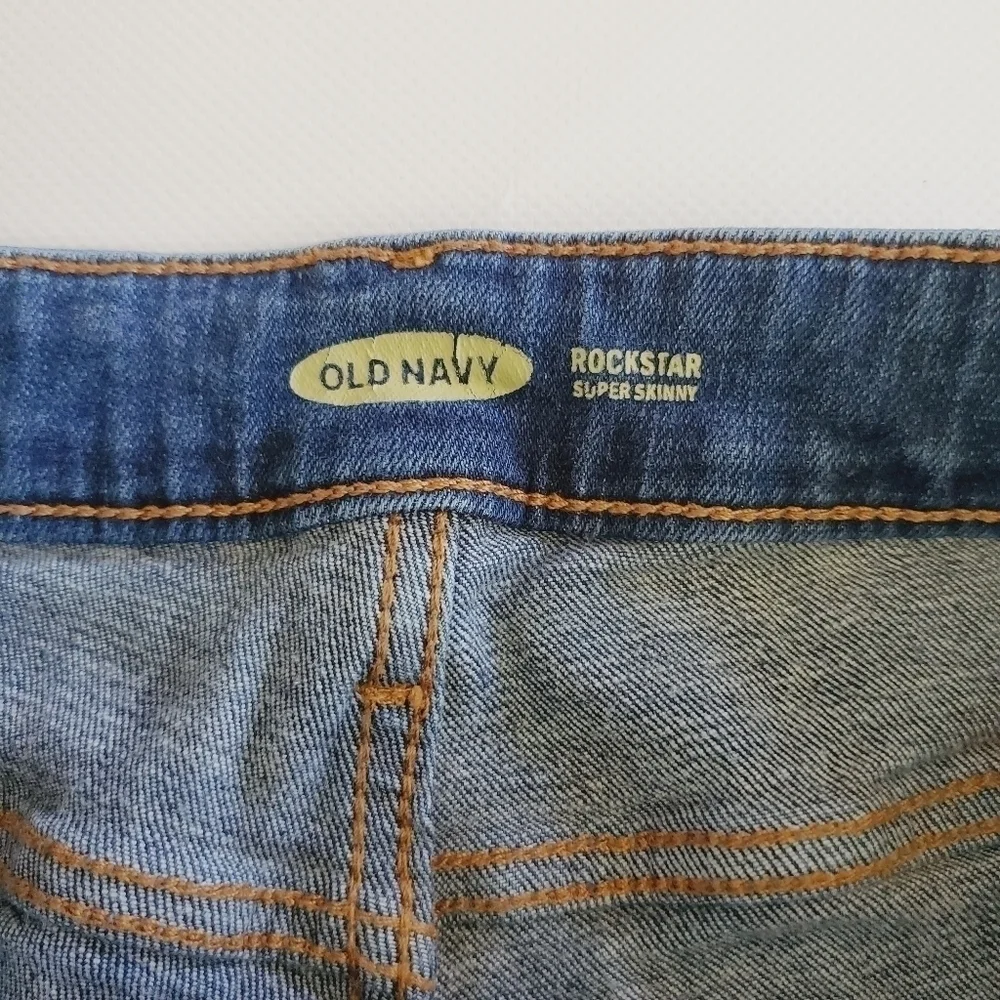 🟢7183 * Old Navy Rockstar Distressed Jeans Medium Wash Denim Size 4 - Picture 3 of 10